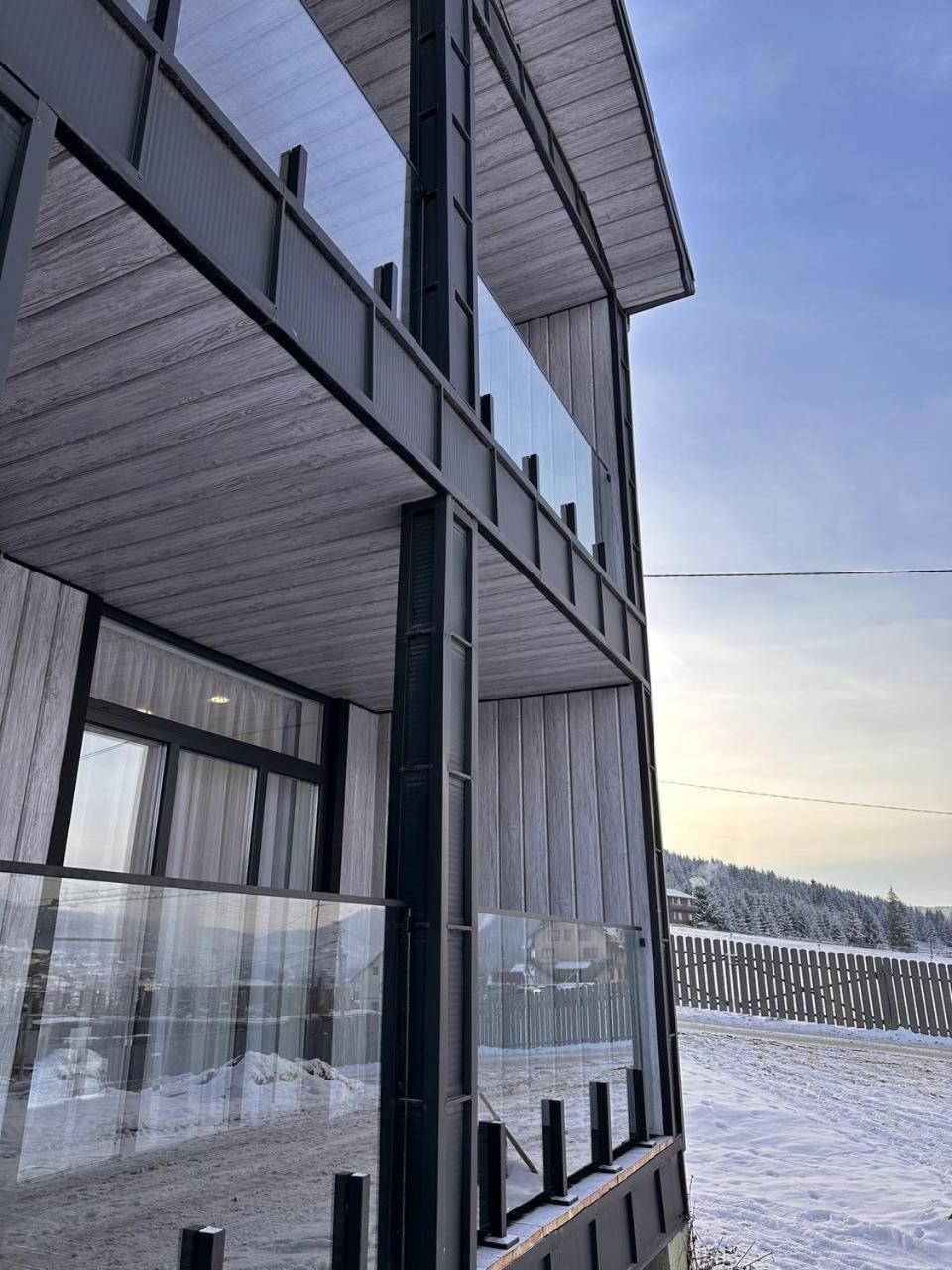 Park House Leilighet Poljanytsja Eksteriør bilde