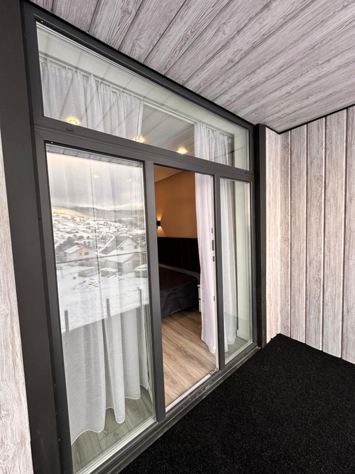 Park House Leilighet Poljanytsja Eksteriør bilde